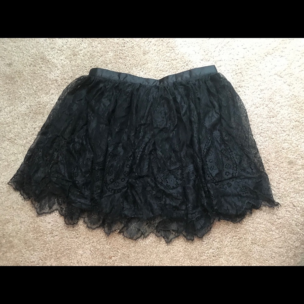 Lace black skirt! Size M